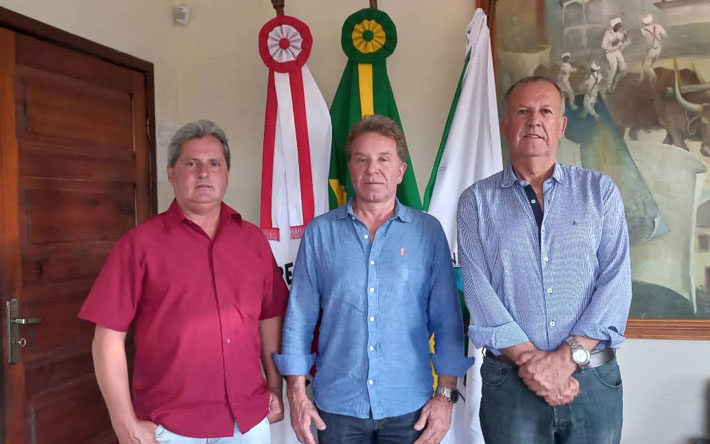 Luiz Fernando Faria visita Ibertioga e confirma recurso de R$1,9 milhão para o município
